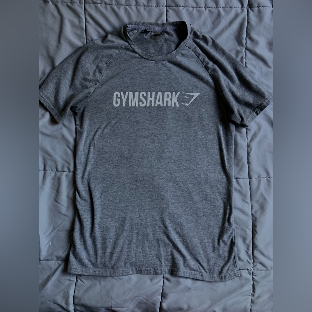 Gym shark tee